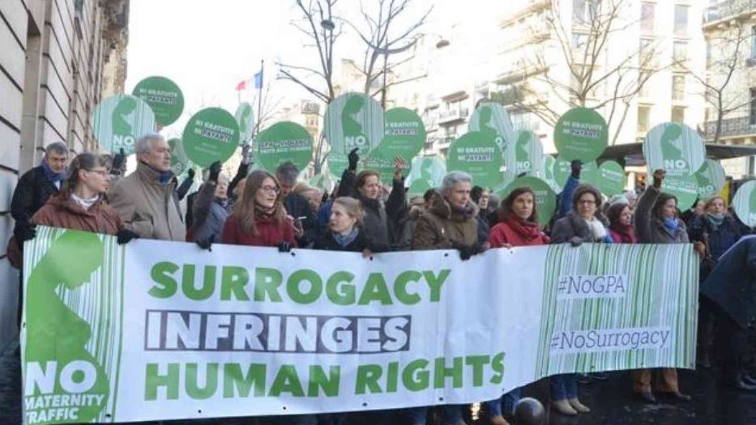 La maternità surrogata è una pratica degradante, nessun diritto automatico