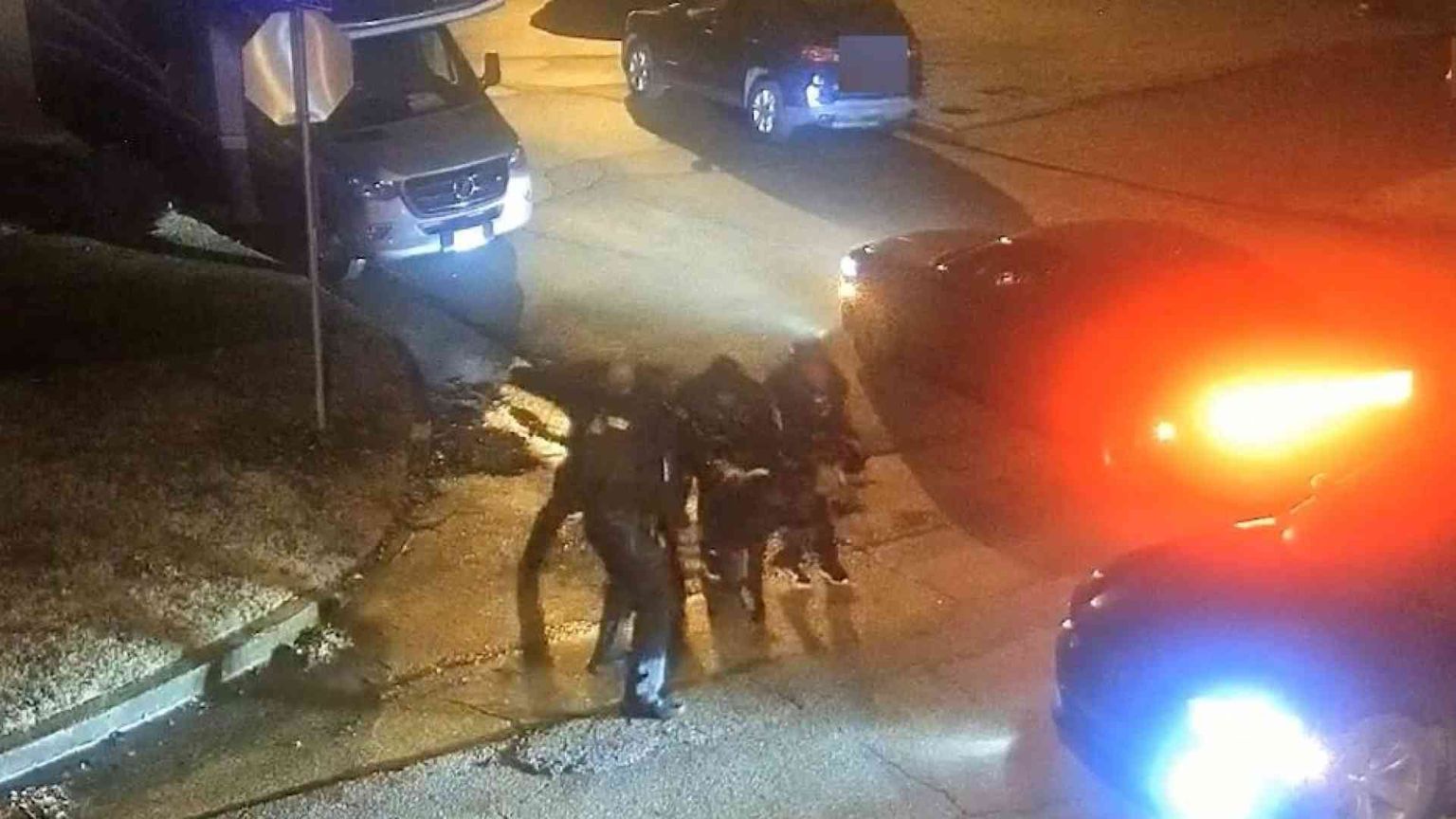 Picchiato a morte da 5 agenti: nuove proteste contro la polizia