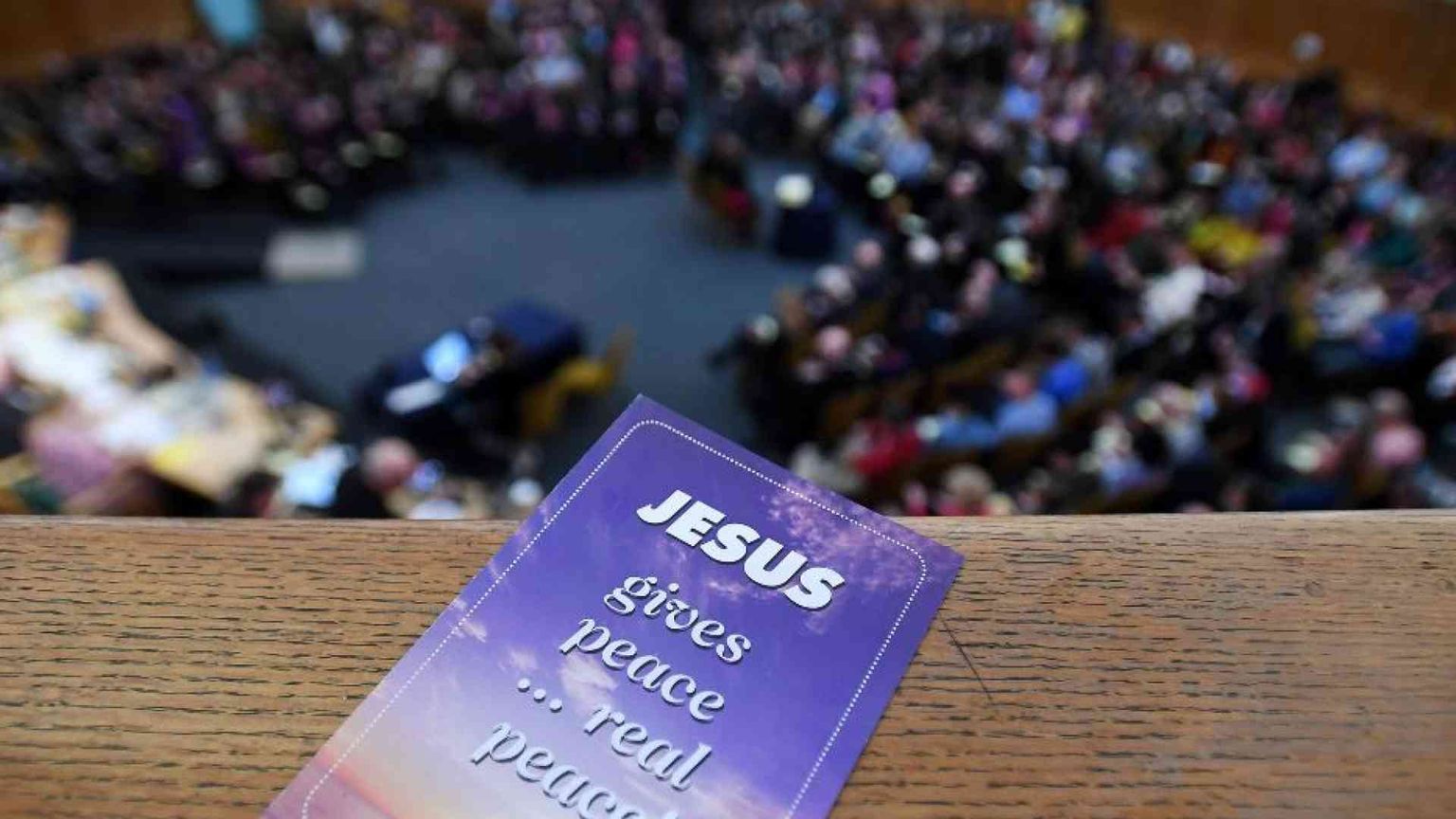 Anglicani: possibile benedire le unioni omosessuali, no ai matrimoni