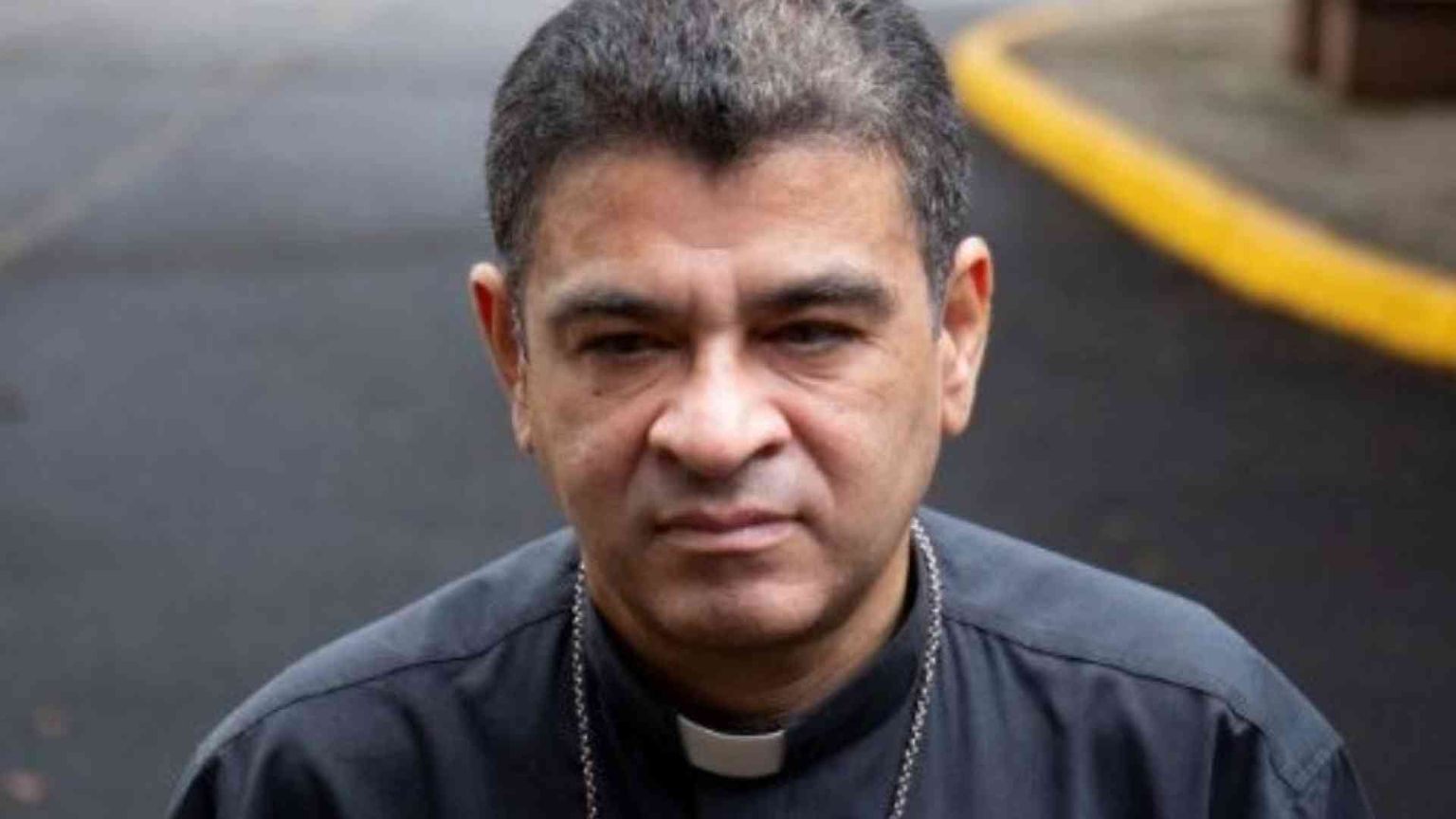 Rifiuta l'esilio, condannato a 26 anni di carcere il vescovo Álvarez