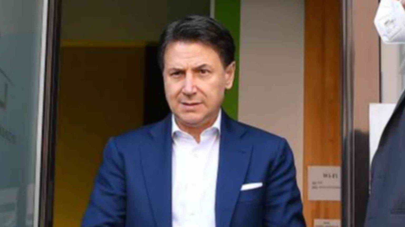 Conte: «Meloni dica se siamo entrati in guerra»