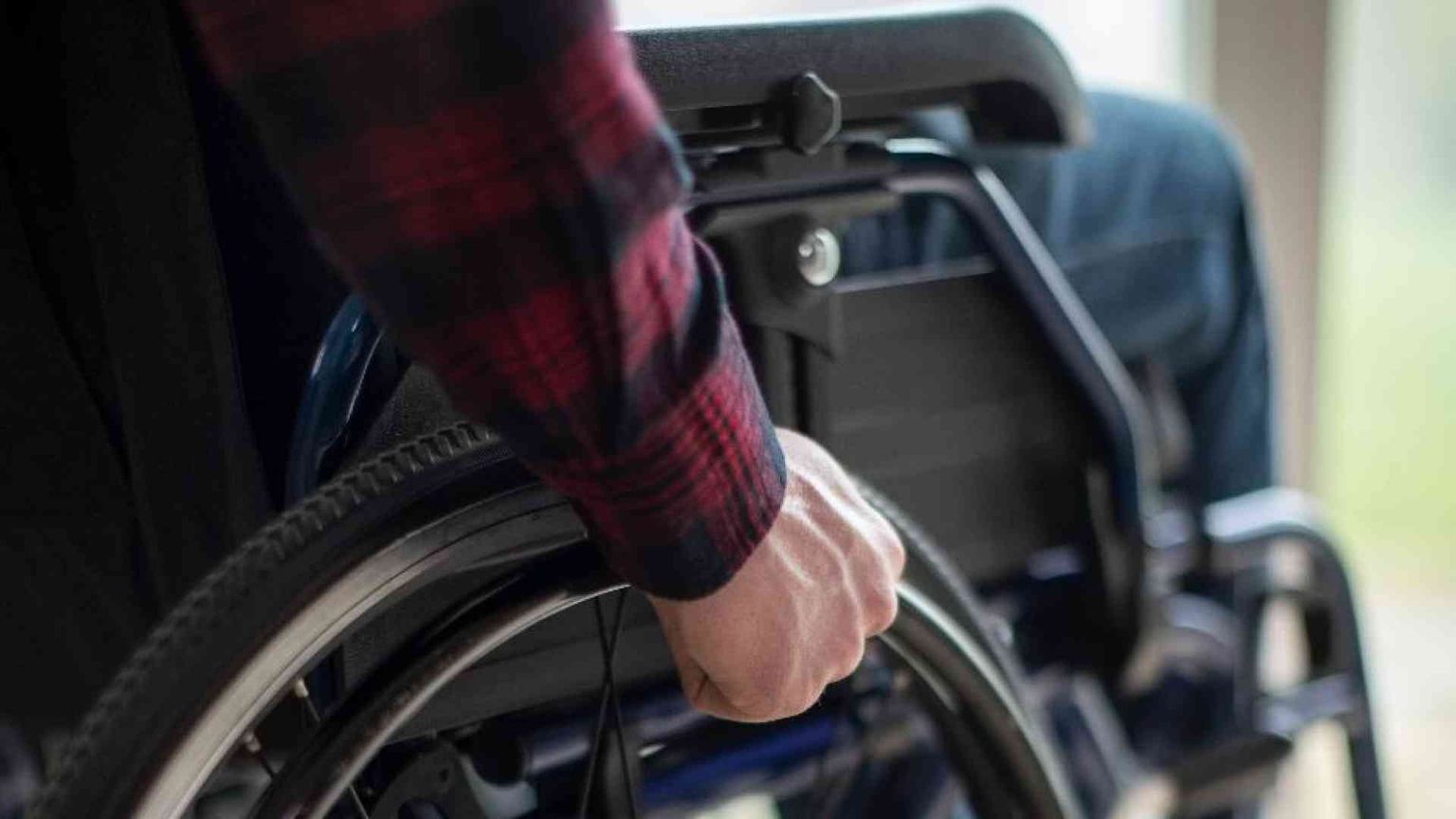 Disabili, famiglie in rivolta per i vincoli al superamento delle barriere