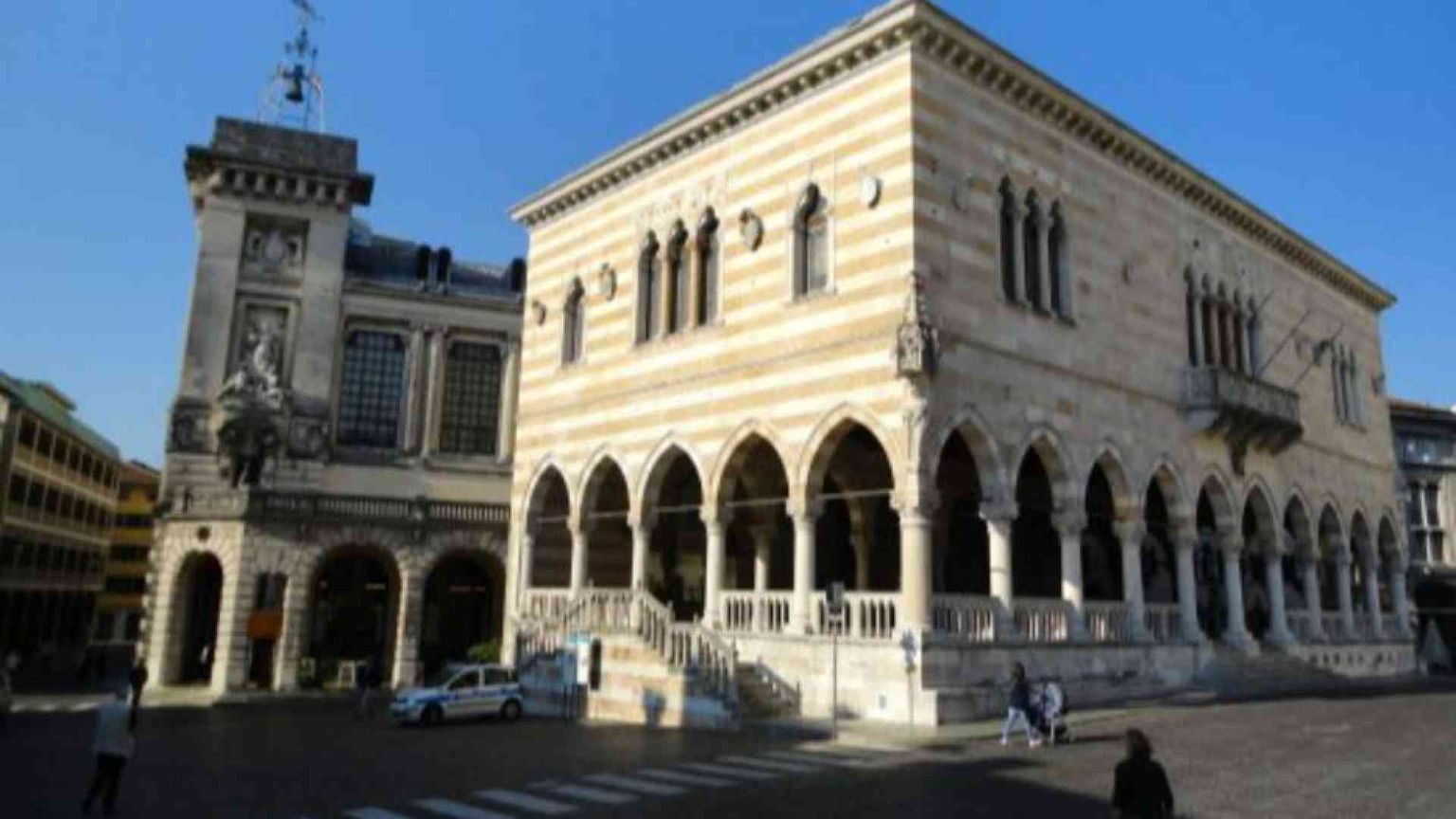 Udine, il lampione si accende ogni volta che nasce un bambino