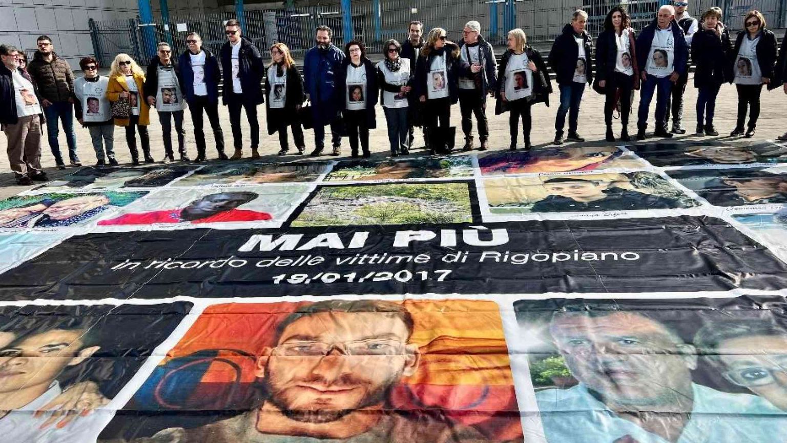 La tragedia di Rigopiano, 25 assolti e 5 condannati. La rabbia dei parenti