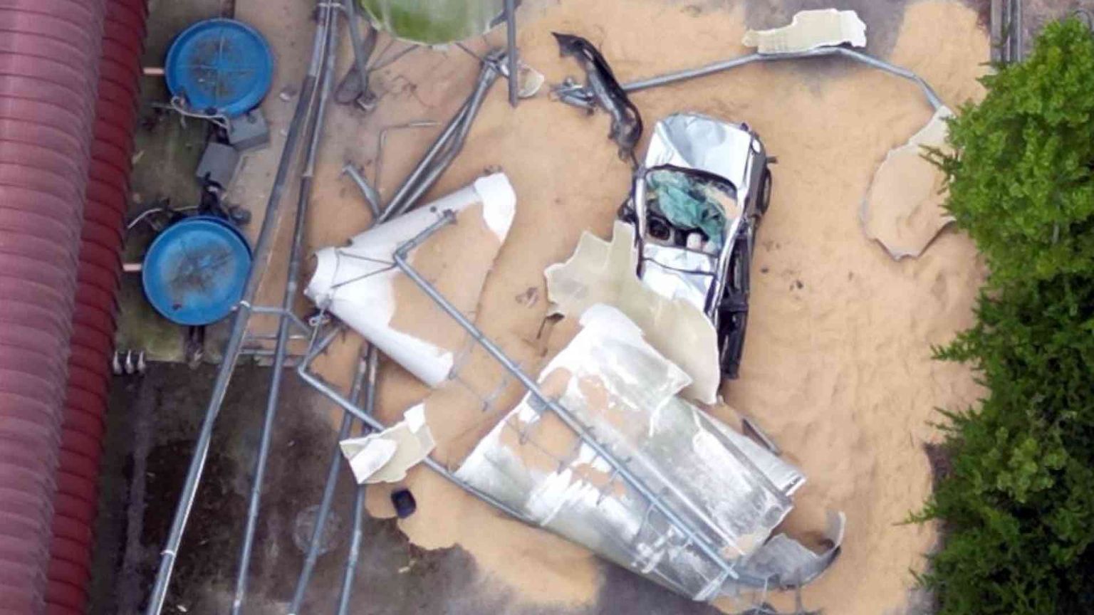 Tragedia a Forlì, tre fratellini morti sotto un silos urtato dall'auto