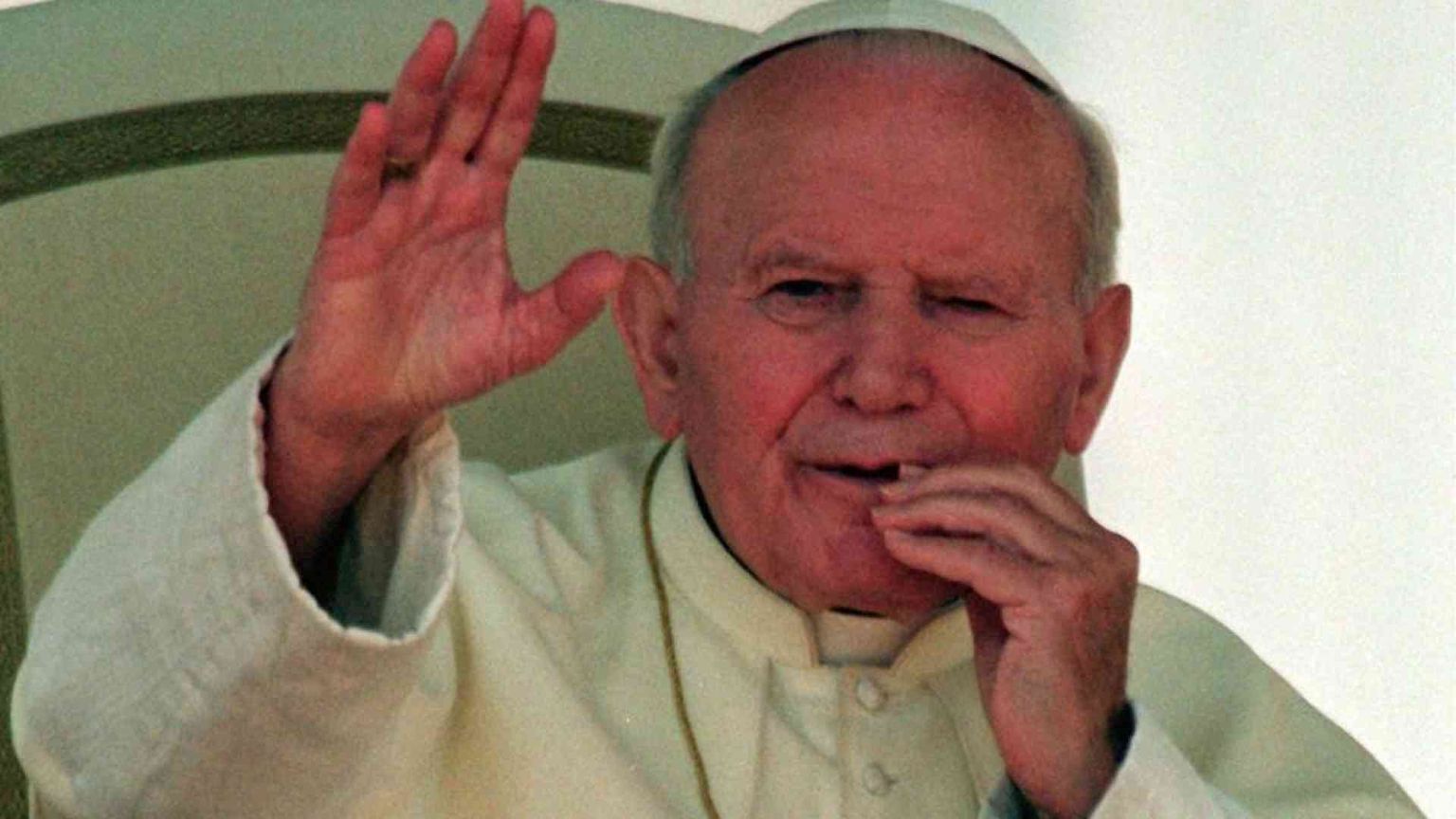 Il Papa difende san Giovanni Paolo II: "Illazioni infondate"