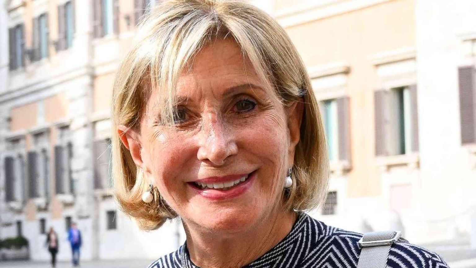 Stare certamente con l'Ucraina. Guarire con urgenza dalla guerra