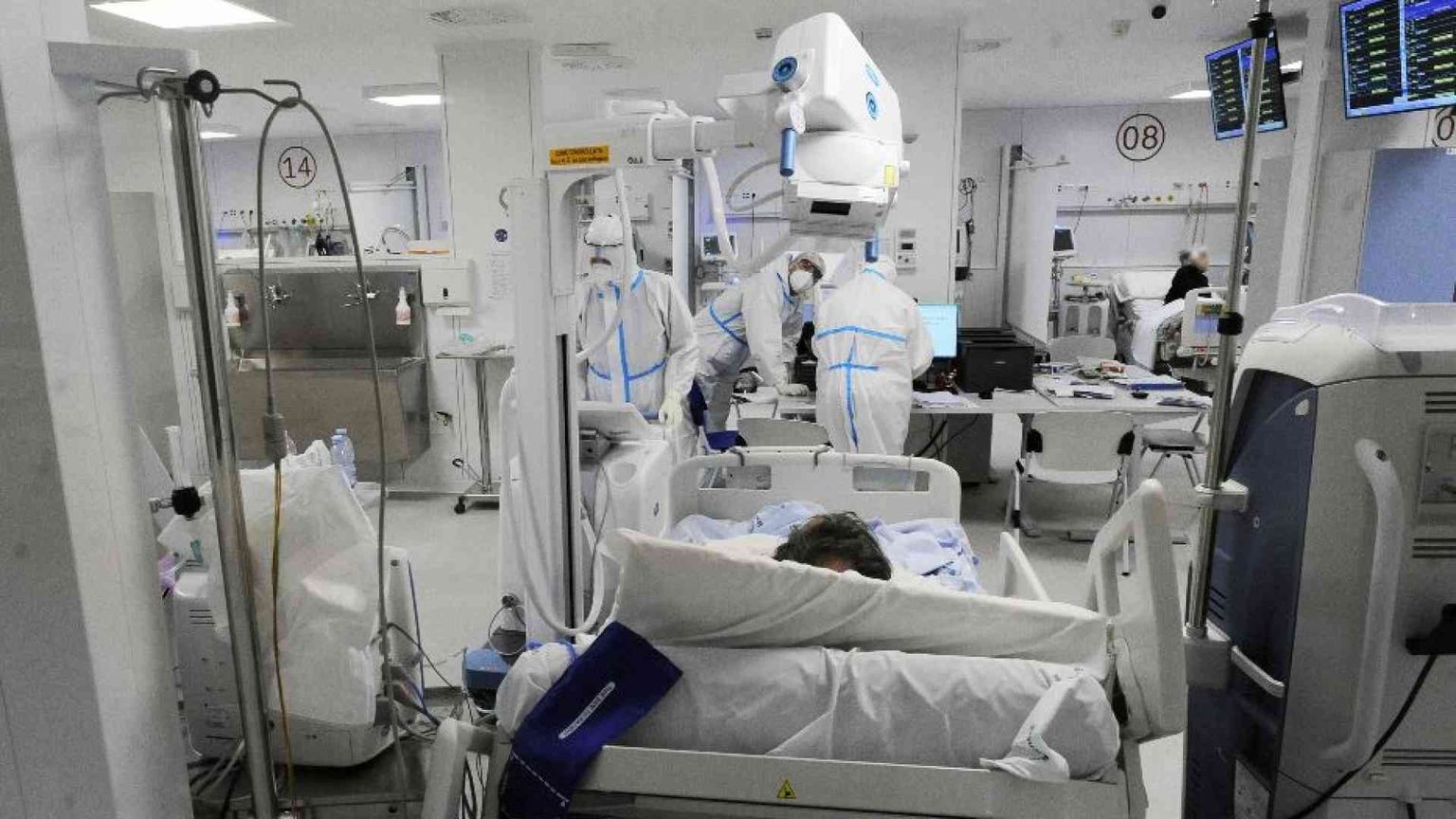 «Nel 2020 il Covid ha causato 78.673 morti». Ma il calcolo delle vittime divide