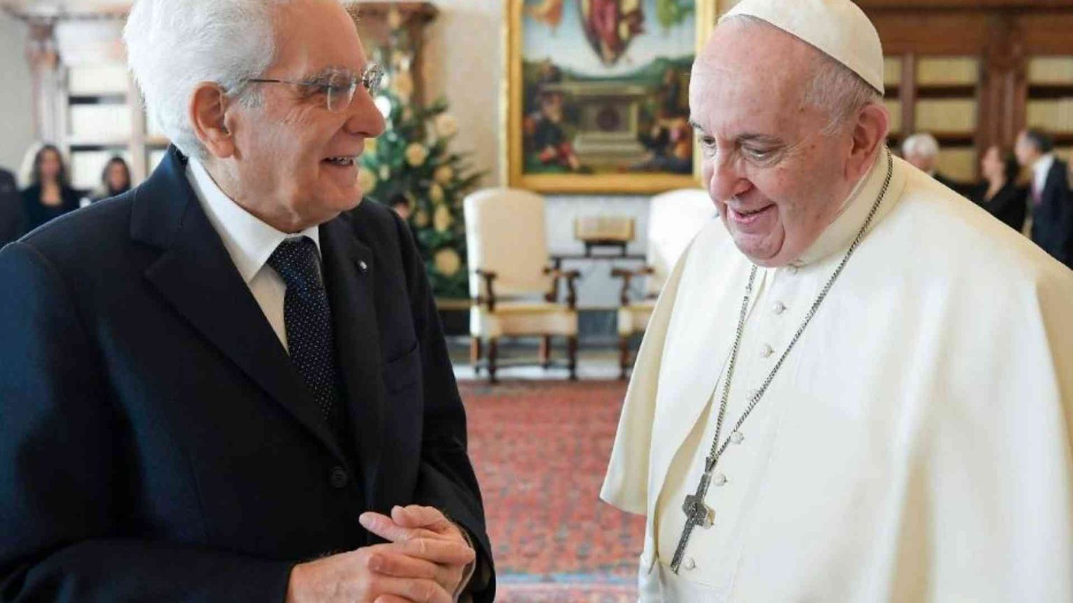 Il Papa consegna premio Paolo VI a Mattarella: maestro e testimone coerente