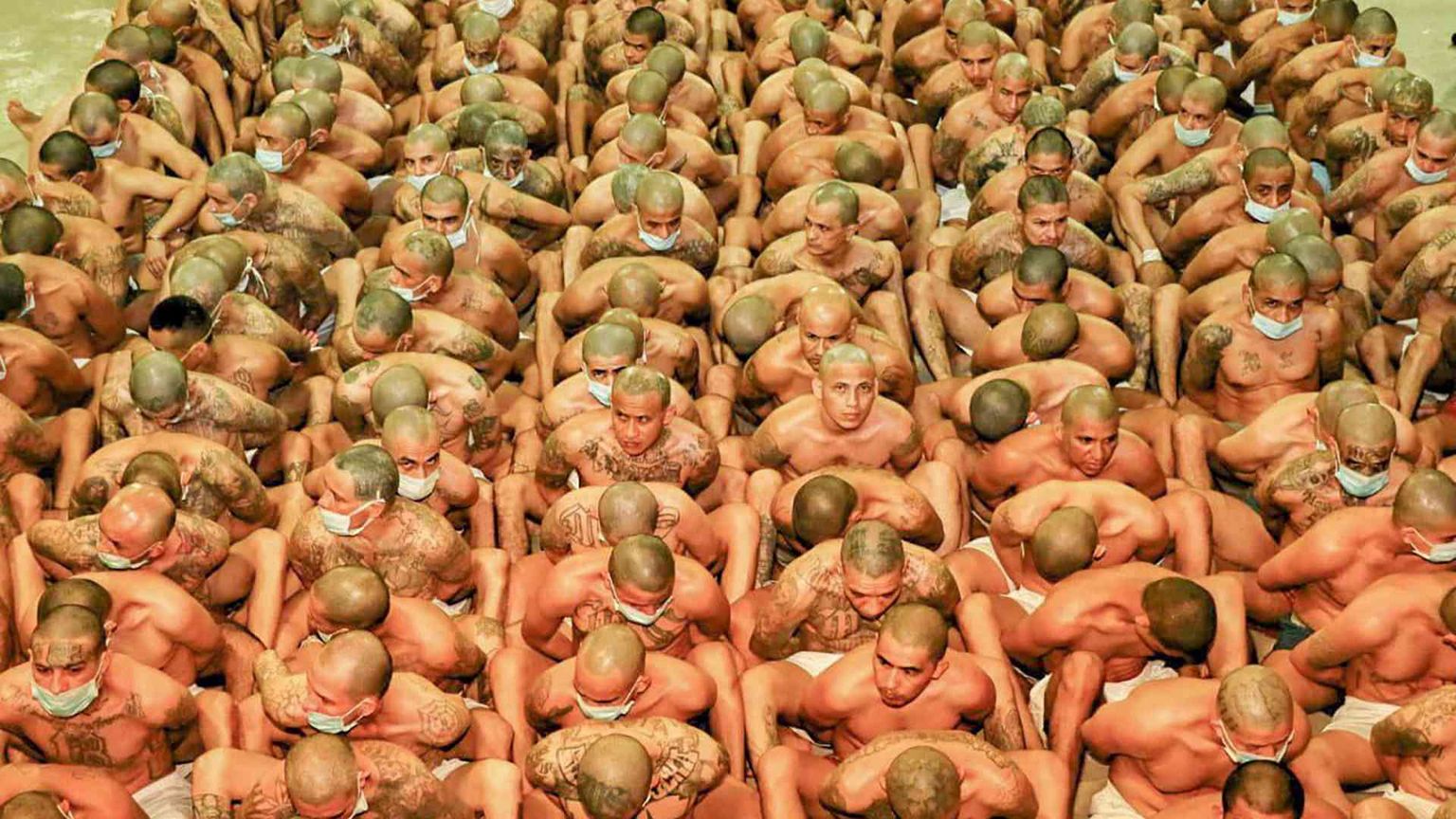 Orrore in Salvador: «Decine di detenuti morti per tortura»