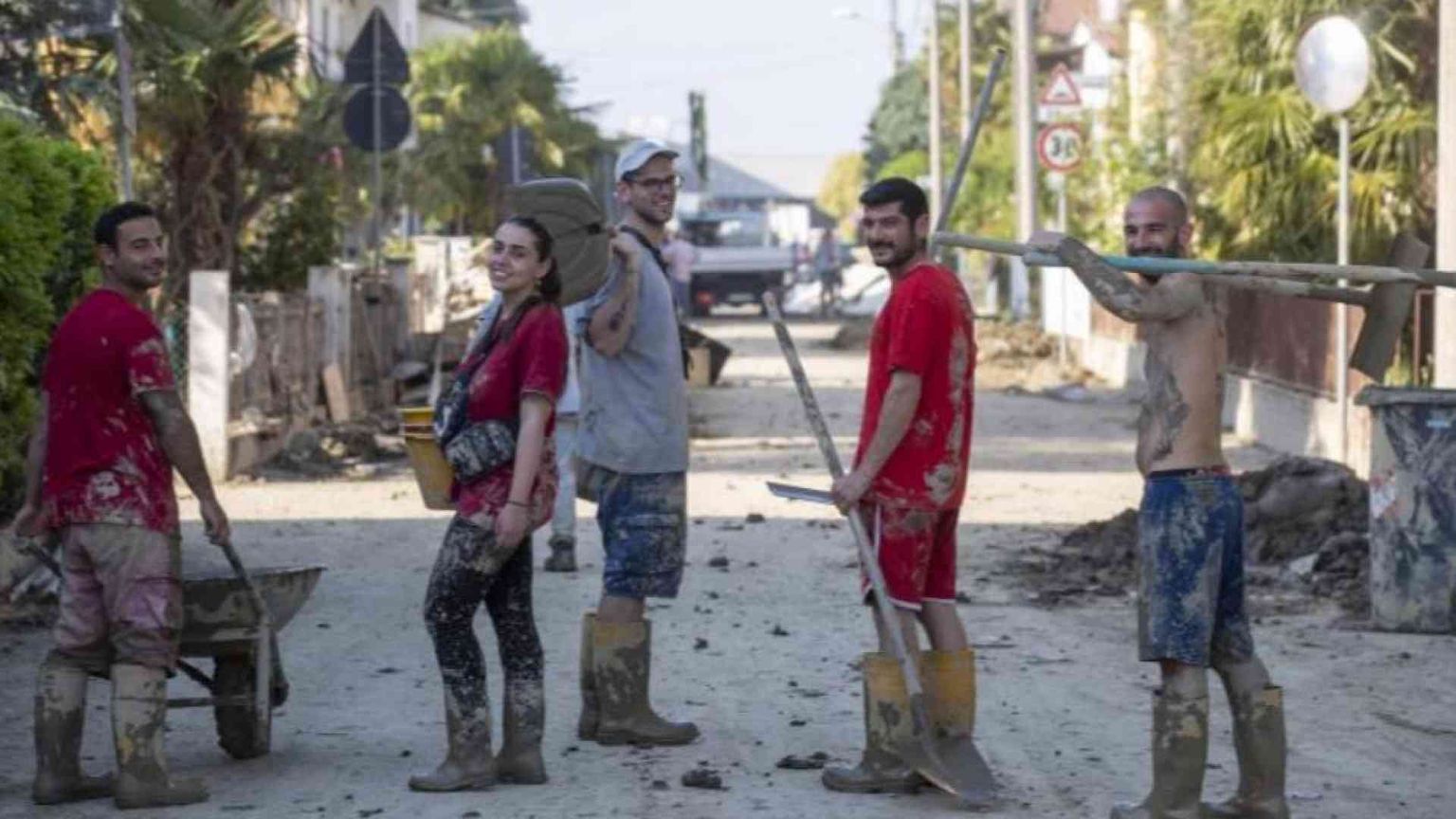 Meno giovani fanno volontariato. Ecco quali risposte si possono dare