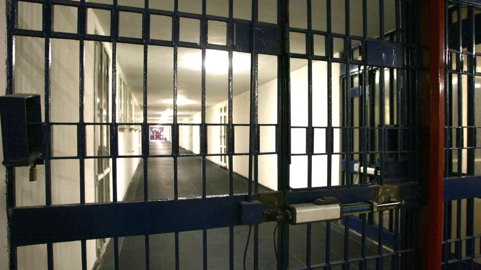 Cresce il numero dei detenuti con disagi mentali: le carceri come i manicomi?