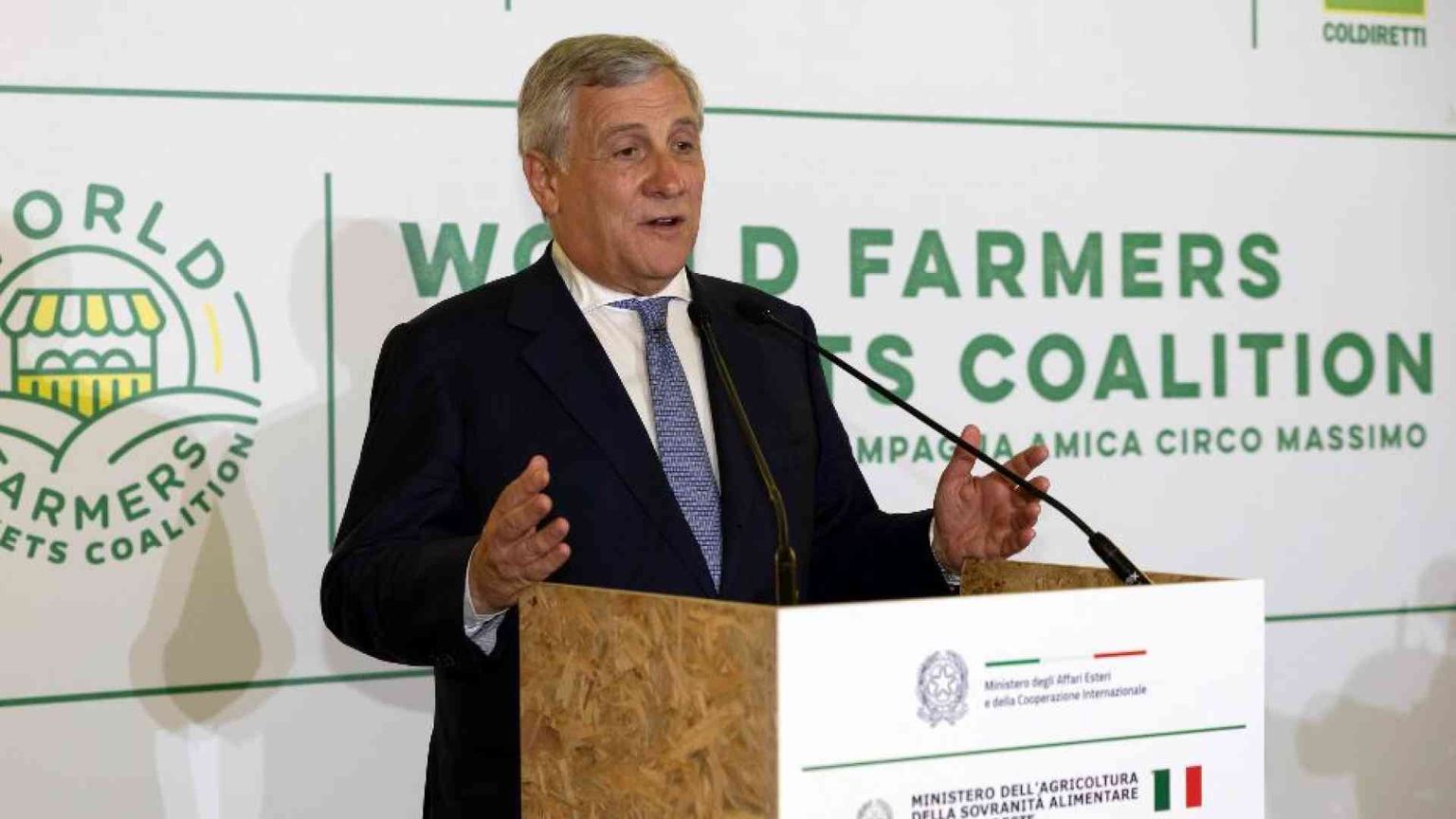 Tajani: «Migranti, Italia non più sola. Azioni securitarie non basteranno»