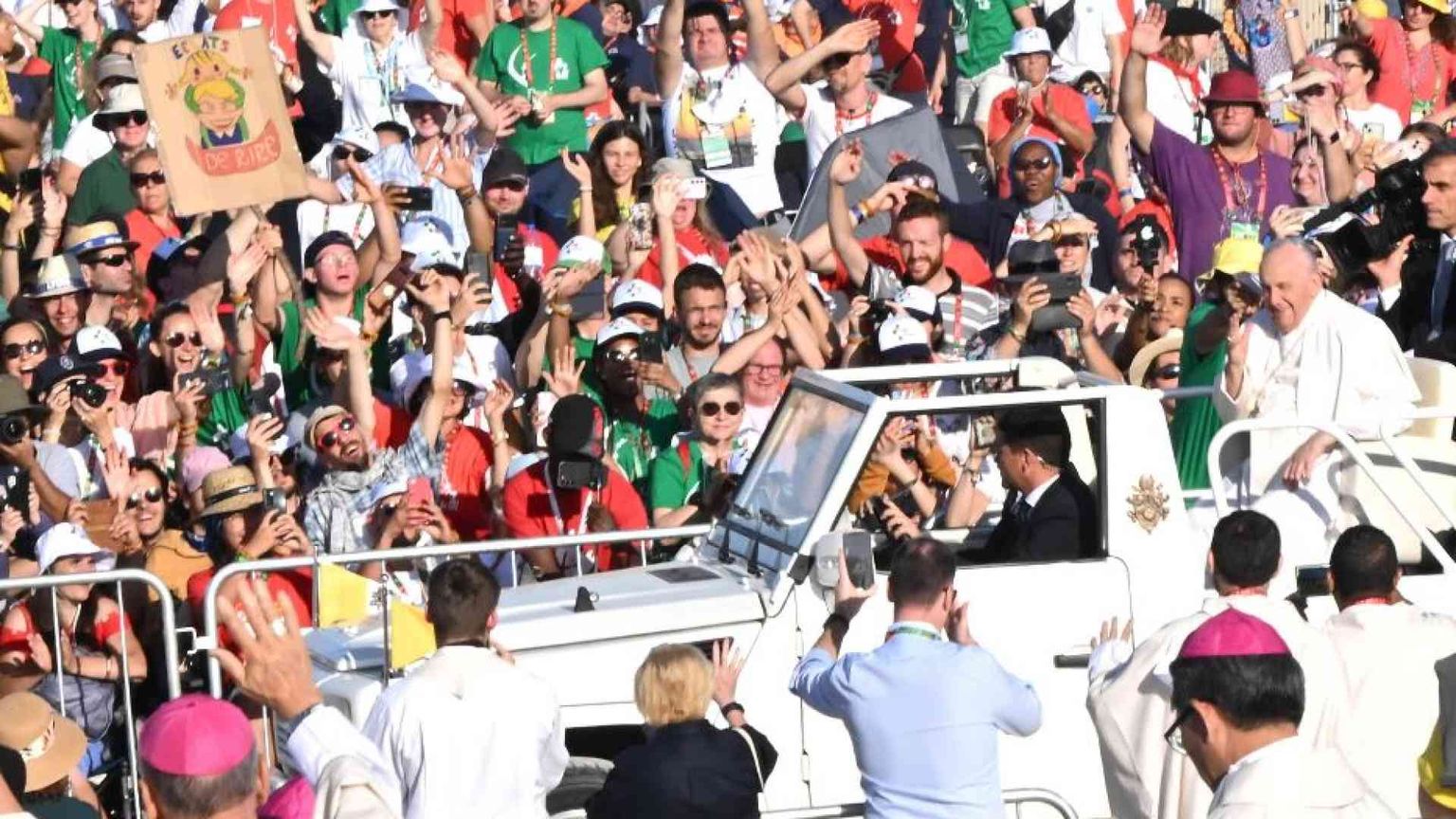 Il Papa ai giovani "Non temete". Prega per la pace. Prossima Gmg a Seul