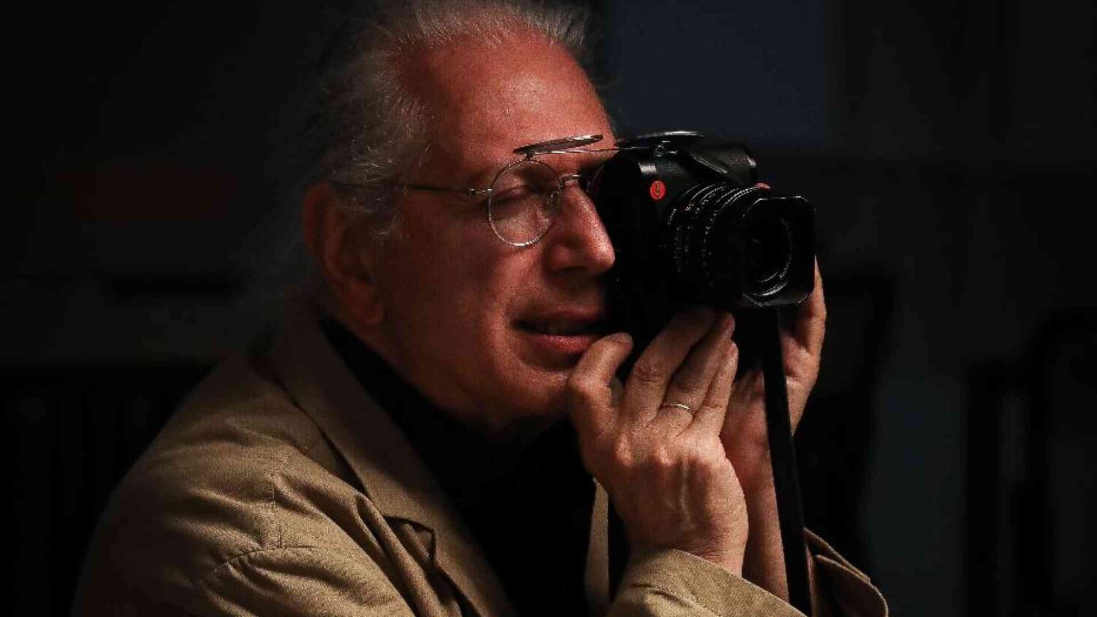 Guido Harari: «Da cinquant’anni fotografo il rock»