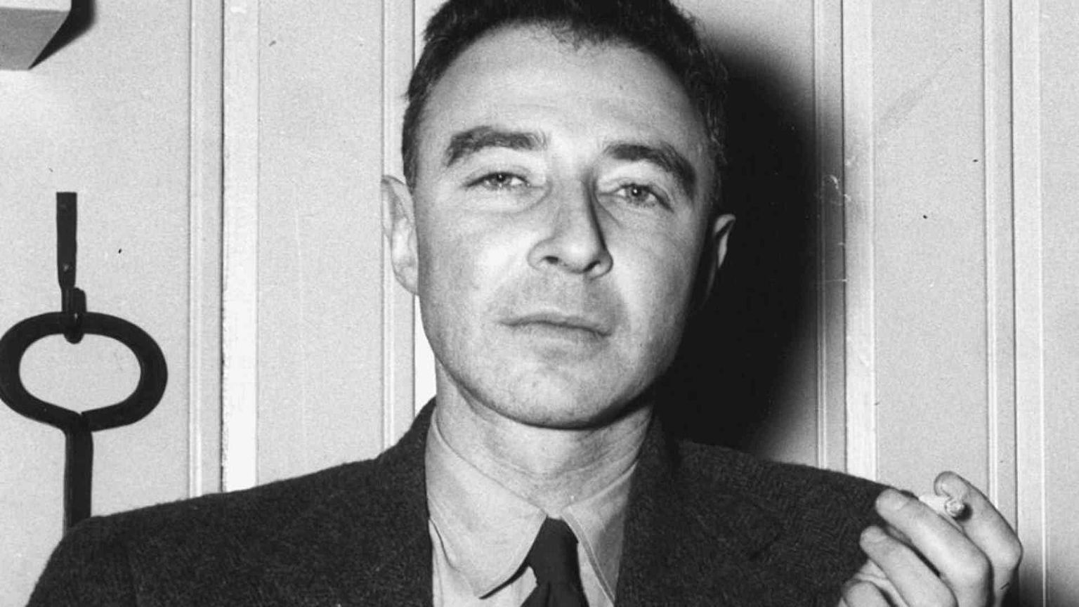 Chi era Robert Oppenheimer? Le ambiguità del padre della bomba atomica