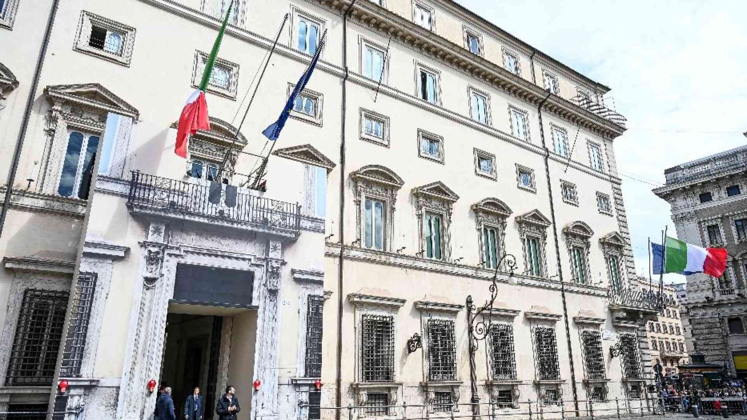 In arrivo un “pacchetto” con daspo per minori e sicurezza urbana