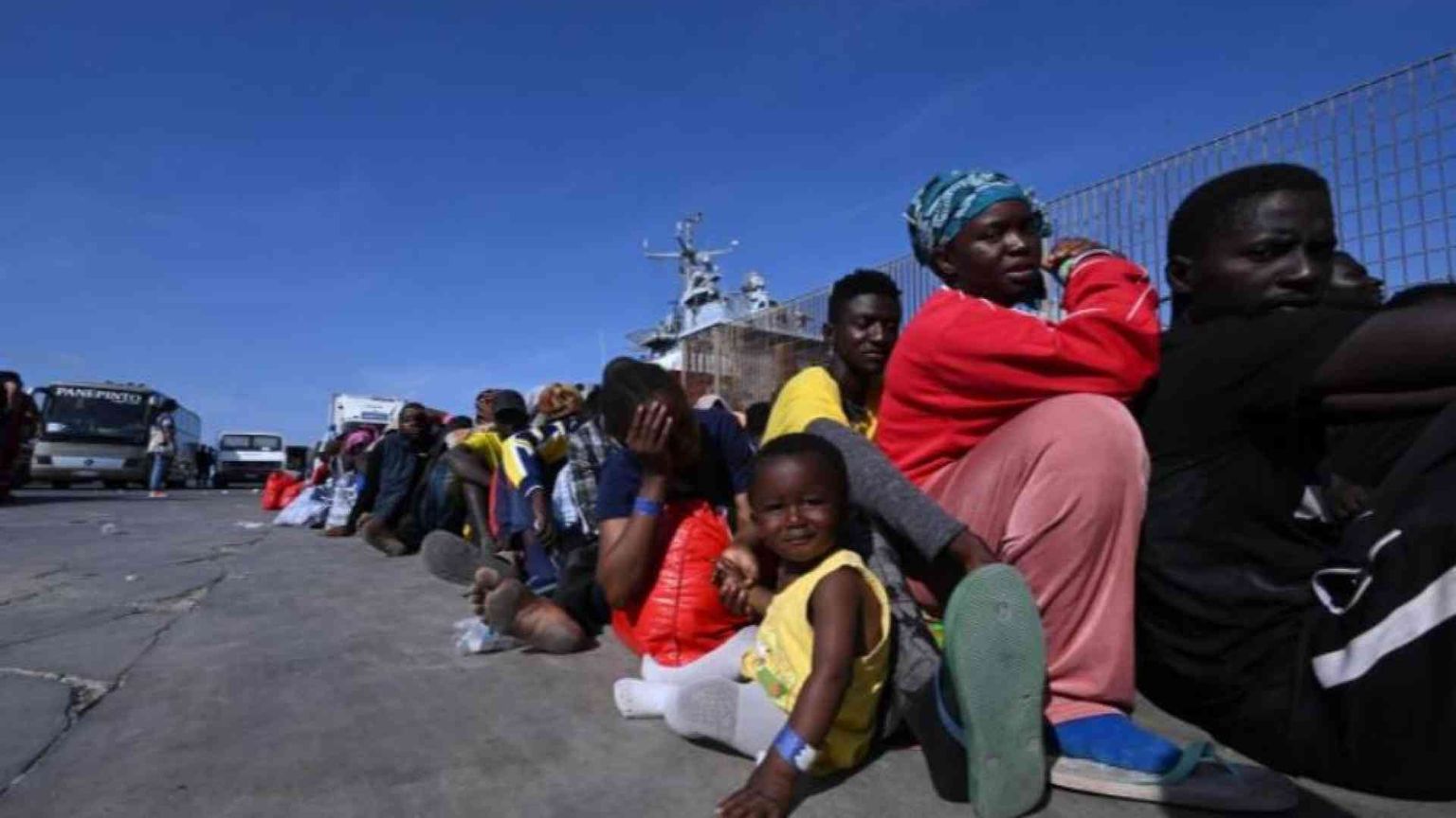 «Cinquemila euro per evitare il centro». Arriva la “cauzione” per i migranti