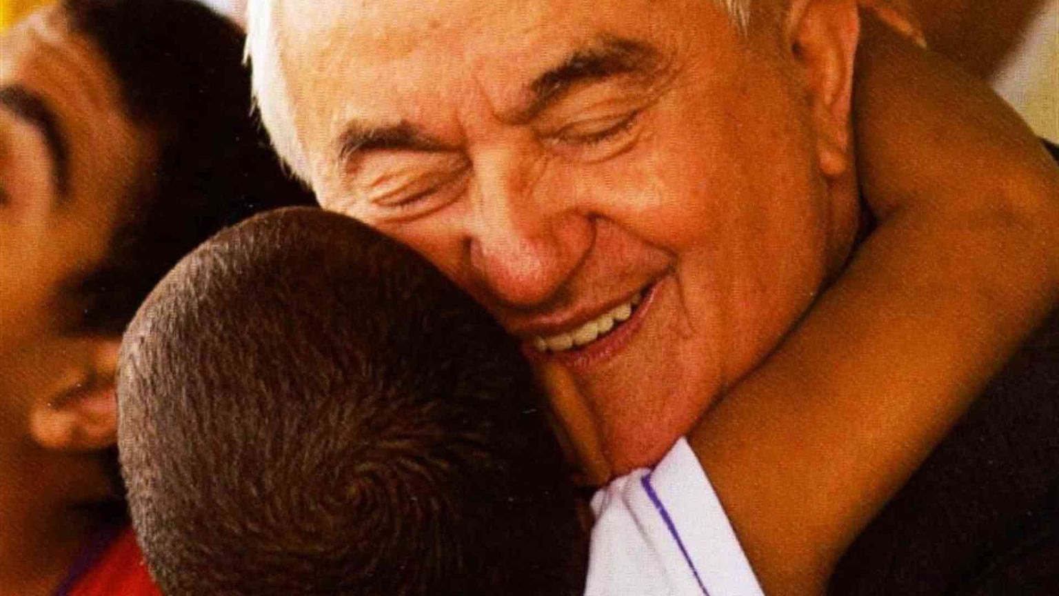 Adozione mite, la profezia di don Benzi