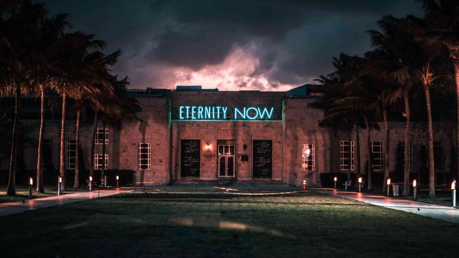 Un tempo senza tempo? Non è l'eternità del Dio cristiano