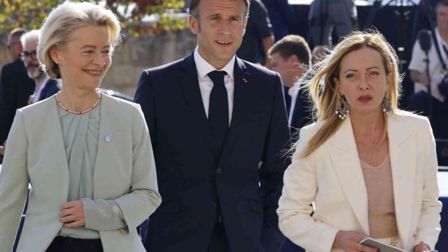 Migranti, Meloni contro la sentenza di Catania: un pezzo d'Italia rema contro