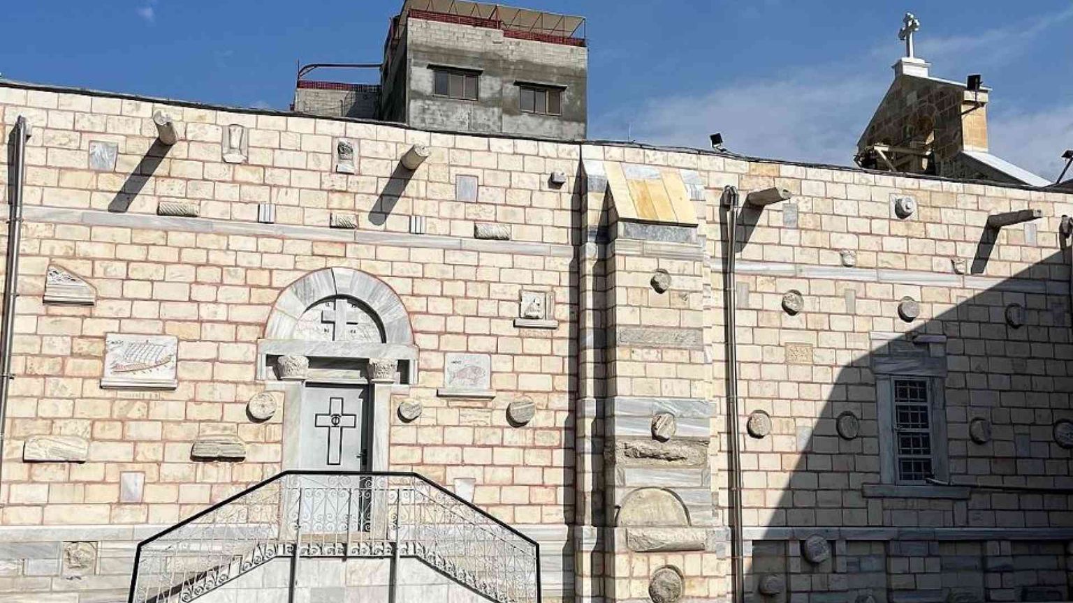 La chiesa più antica di Gaza diventa rifugio per gli sfollati