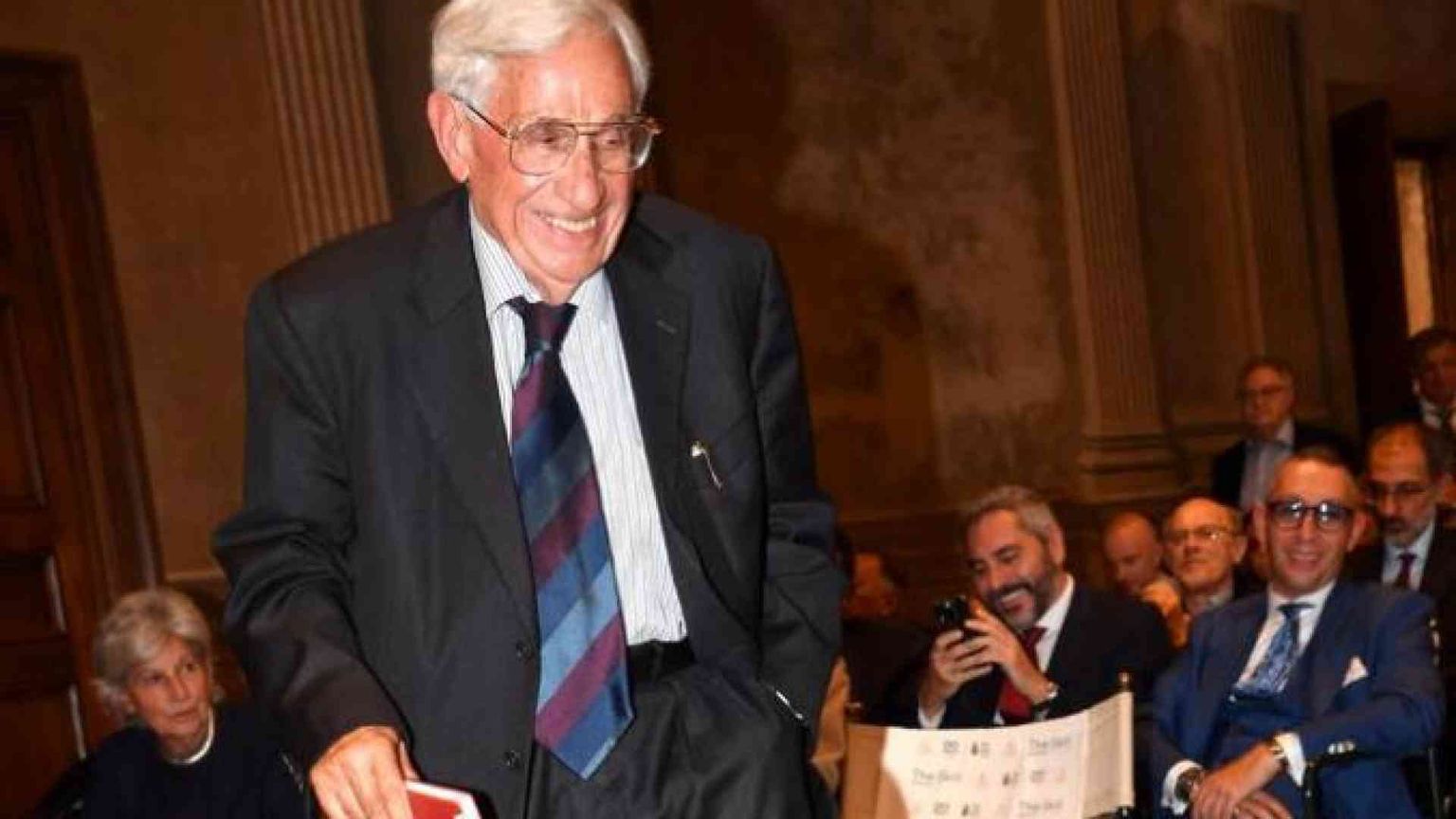 Fazio: «Ecco come si può riformare l'euro»