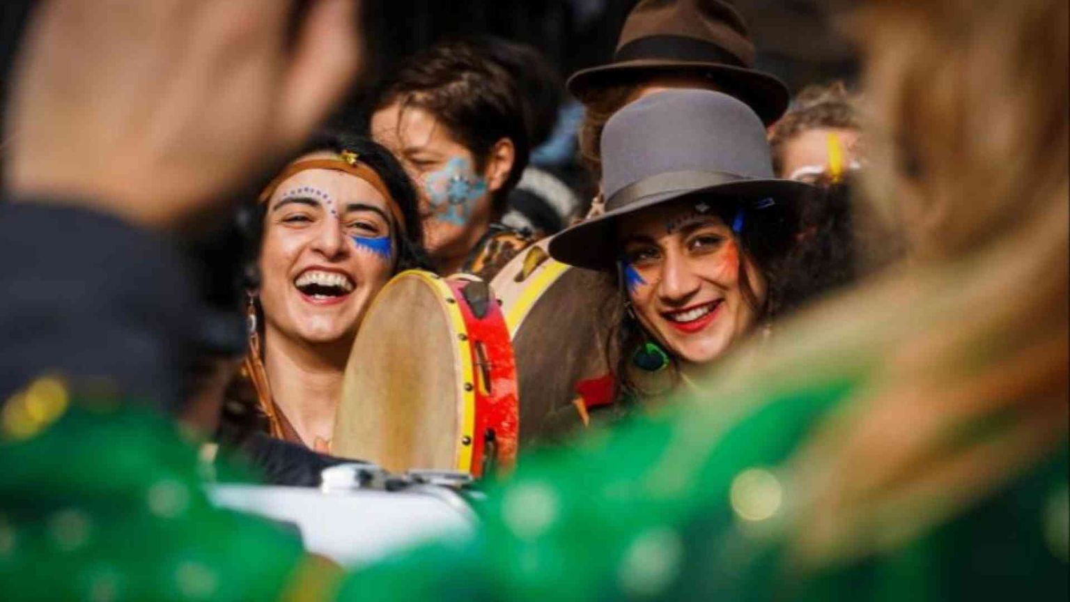 L’insetto stecco e le maschere: chi sa togliersele cresce