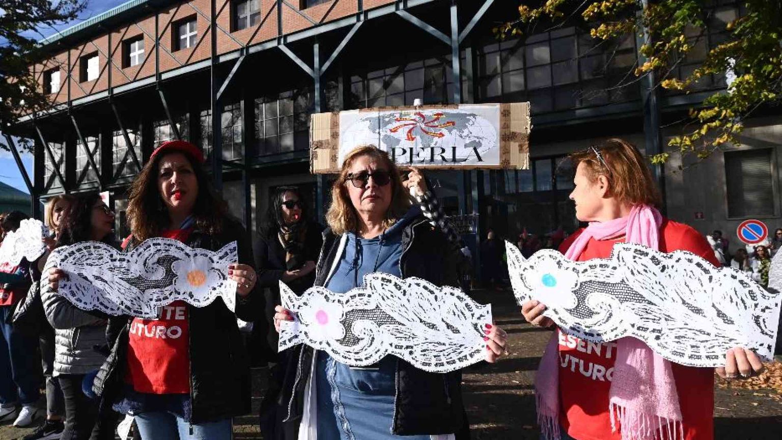 La vertenza per La Perla si complica. Niente piano e 320 posti in bilico