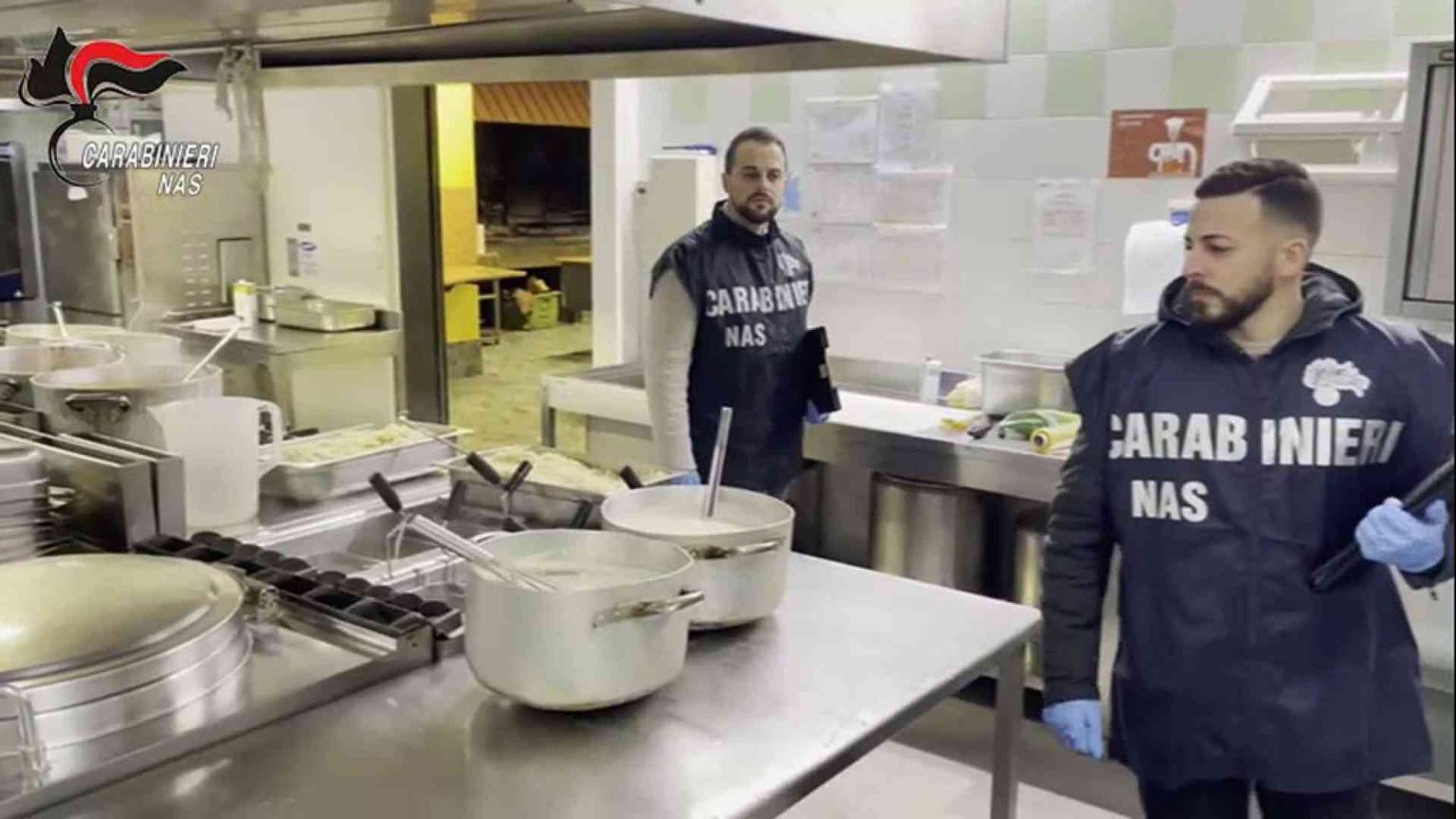 Controlli dei Nas nelle mense, irregolare una su quattro