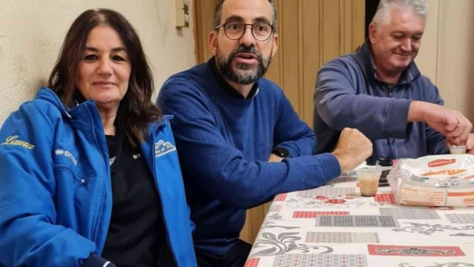 Chiude l'unico bar del paese, apre il "Caffè del Don"