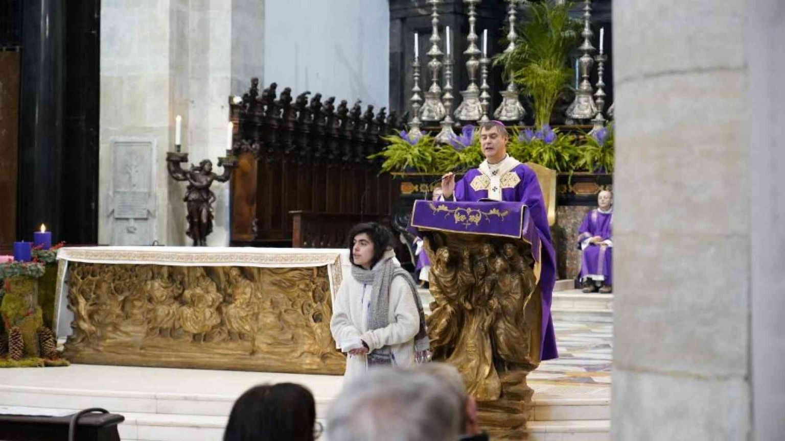 Messa interrotta in Duomo, l'arcivescovo Repole: «L'Eucaristia va rispettata»