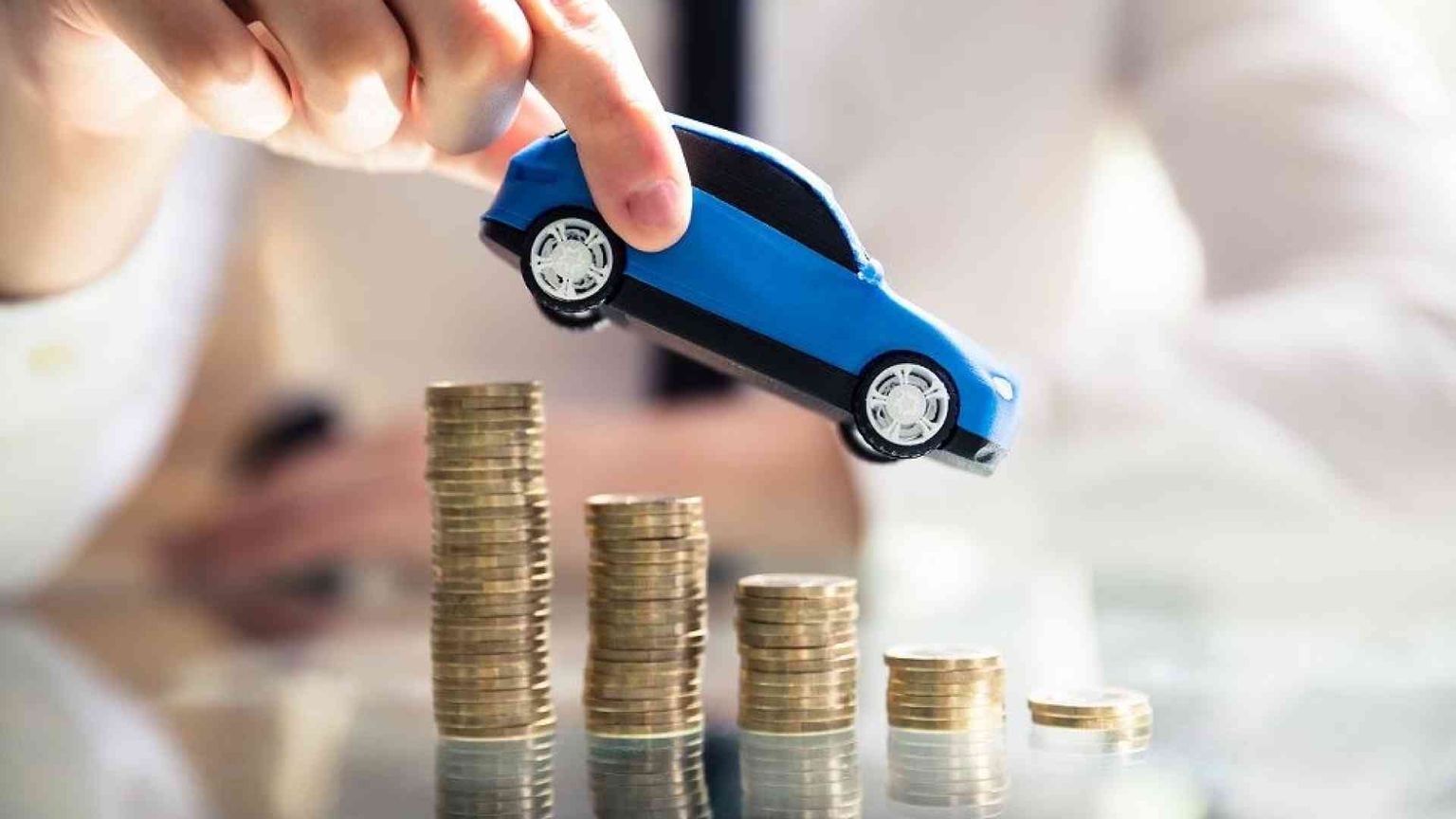 Carburante, assicurazione e spese: ecco quanto costa mantenere l'auto