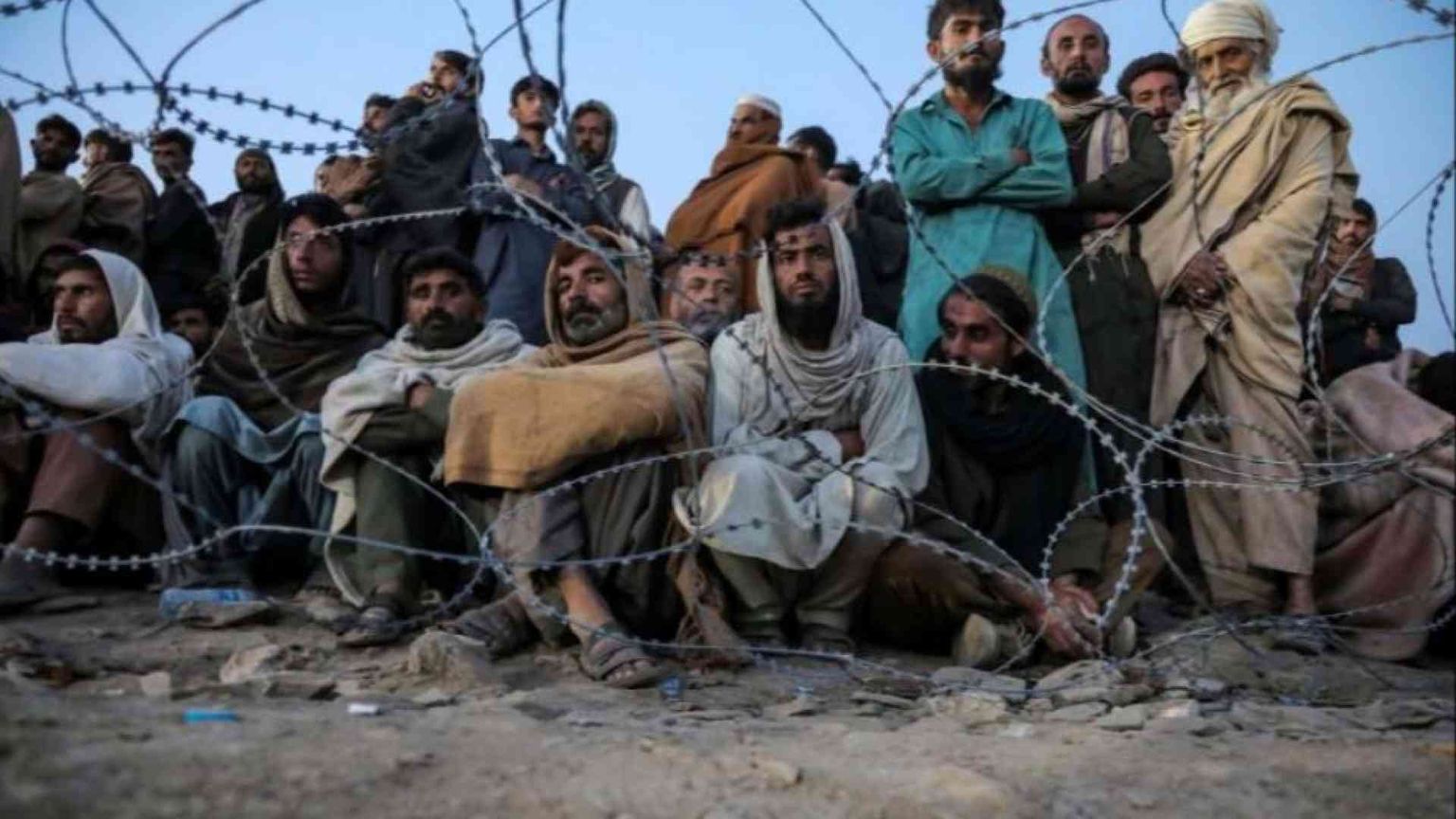 Gli afghani “espulsi” dal Pakistan in cammino anche verso l’Europa