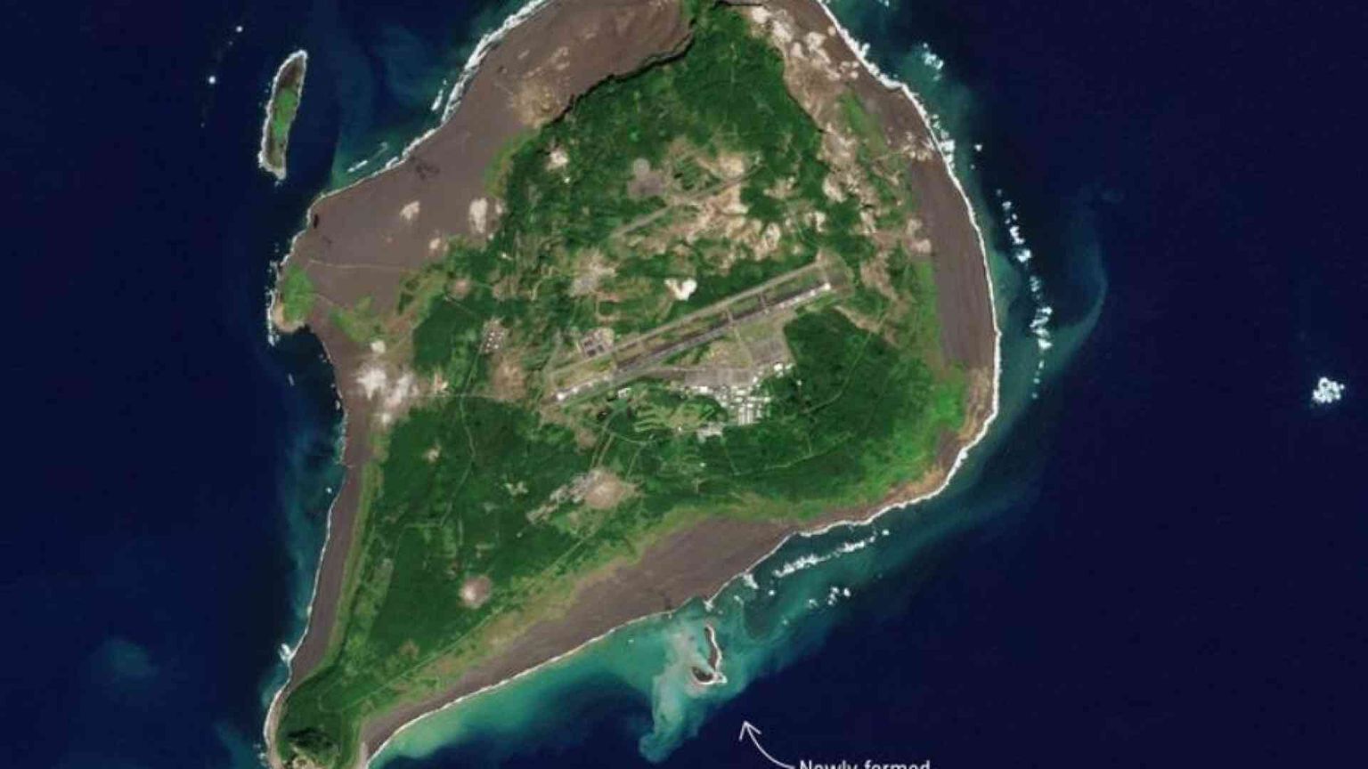 L'isola che non c'è (nata da un'eruzione) resiste all'erosione del mare