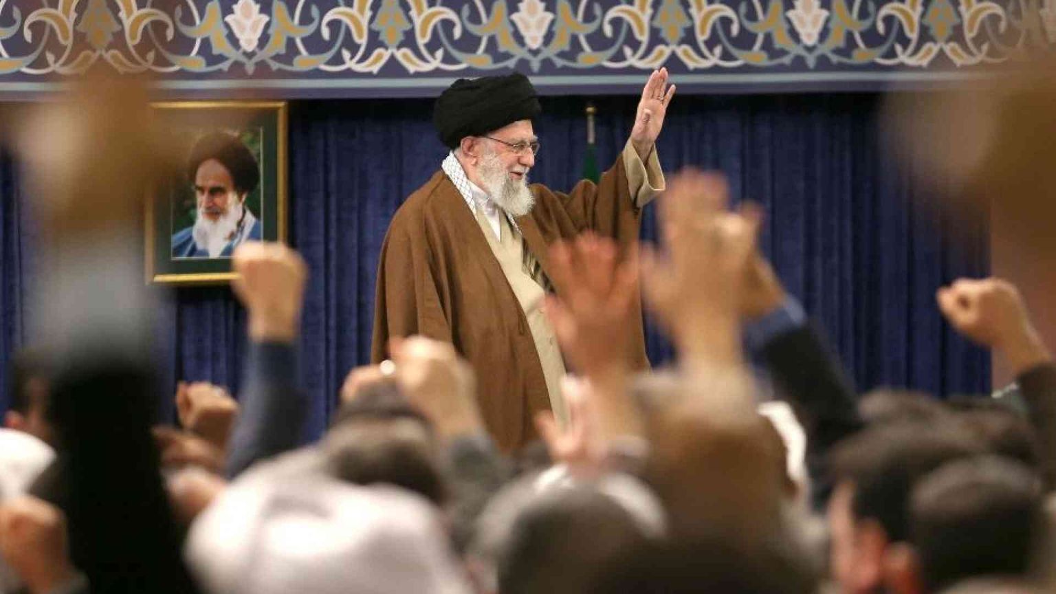Khamenei e le donne occidentali: «Mezzo di piacere e di profitto»