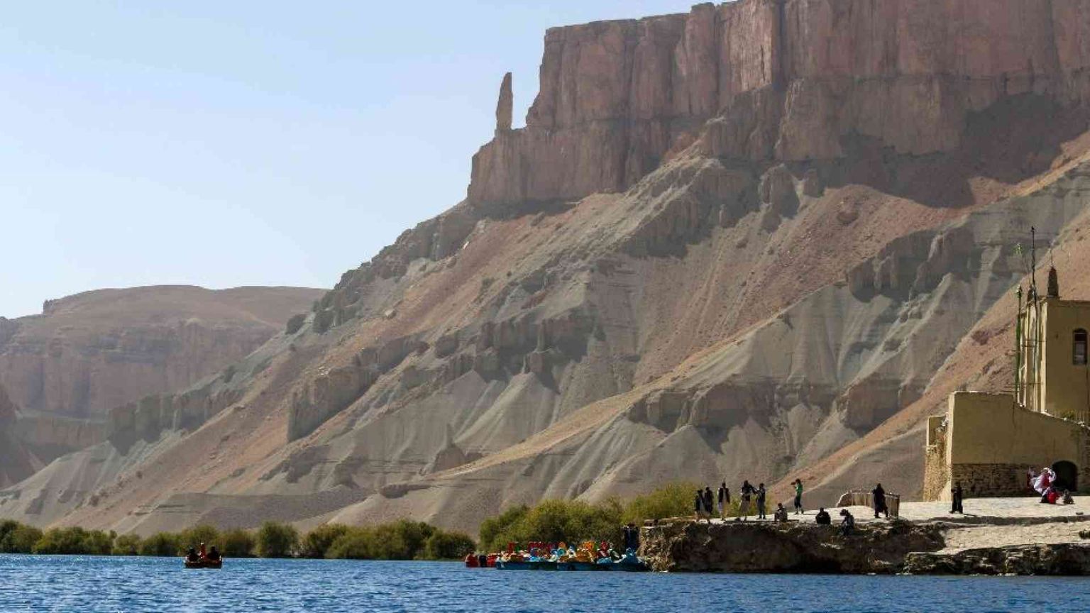 L'Afghanistan dei taleban si riapre al turismo, tra rischi e dubbi etici