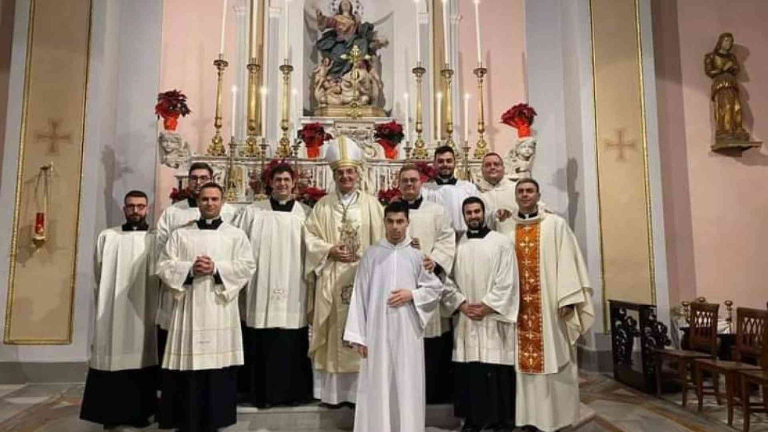 Teggiano piange don Donato Romano morto in Cattedrale dopo l’Eucaristia