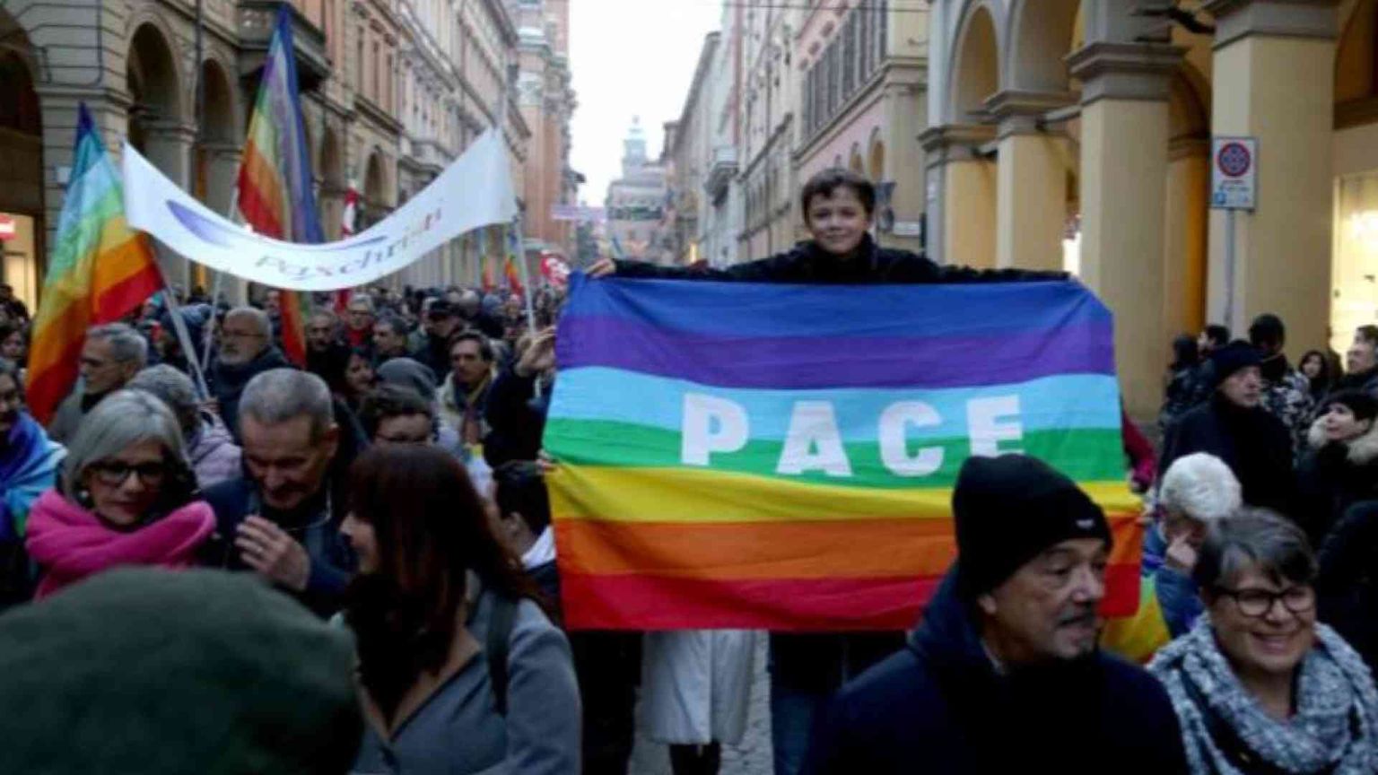 Cresce il popolo della pace: «La guerra non risolve, perdono tutti»