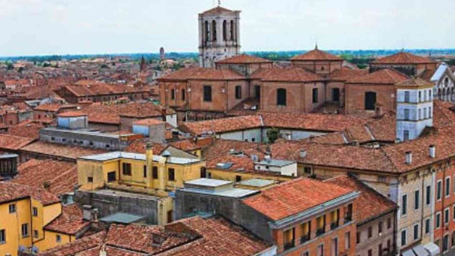 Case ai migranti, sindaco contro arcivescovo. Ma il tribunale gli dà torto