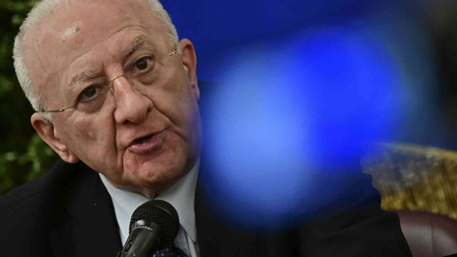 De Luca dovrà risarcire 100mila euro allo Stato