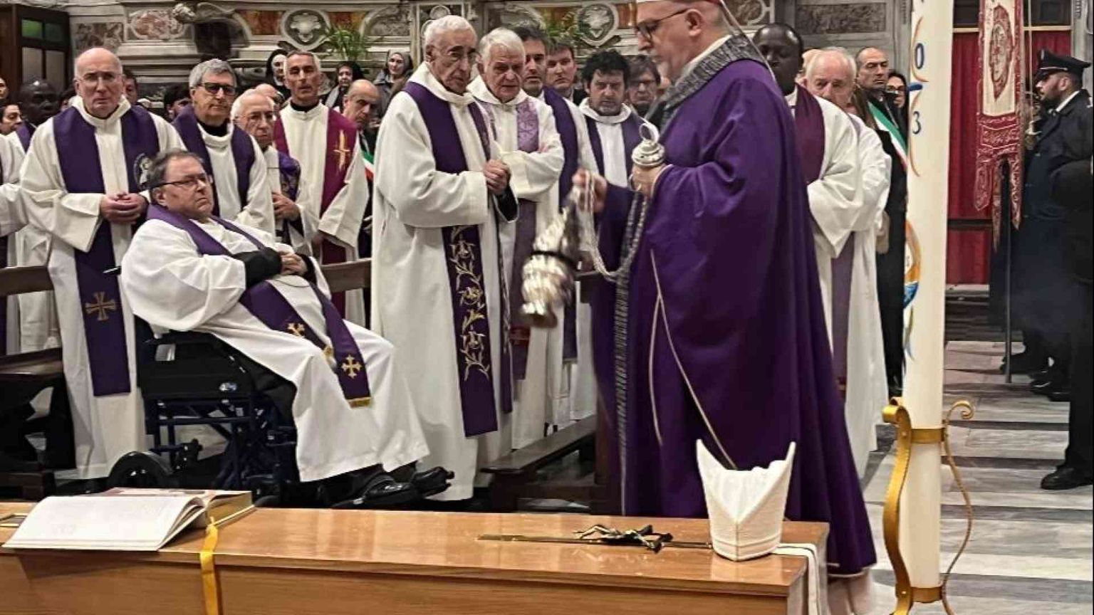 Le esequie dell'emerito Tanasini, Devasini: «Un padre per la nostra diocesi»