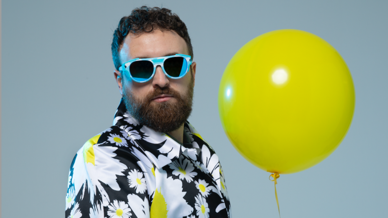 Dargen D'Amico, sul palco l'impegno per i migranti