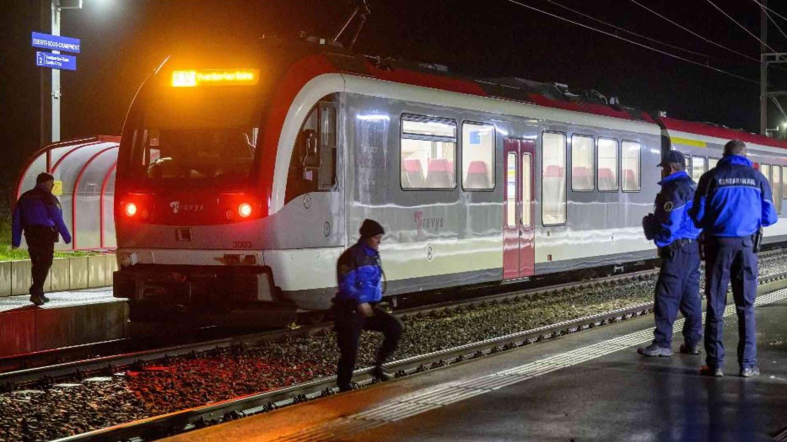 Richiedente asilo prende in ostaggio 15 su un treno. Ucciso