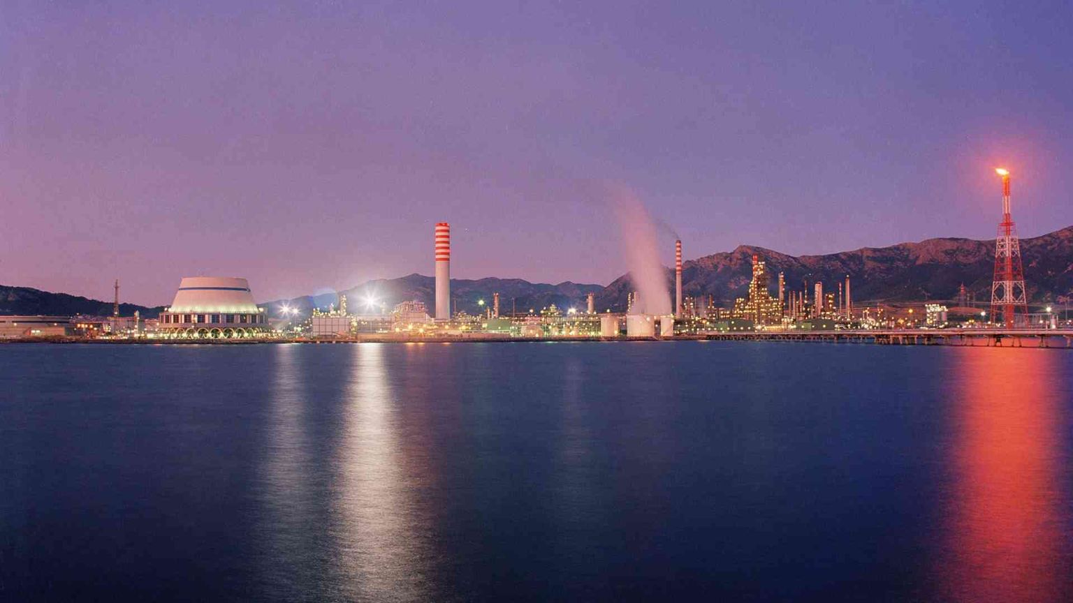 I Moratti cedono il controllo di Saras a Vitol: addio al petrolio