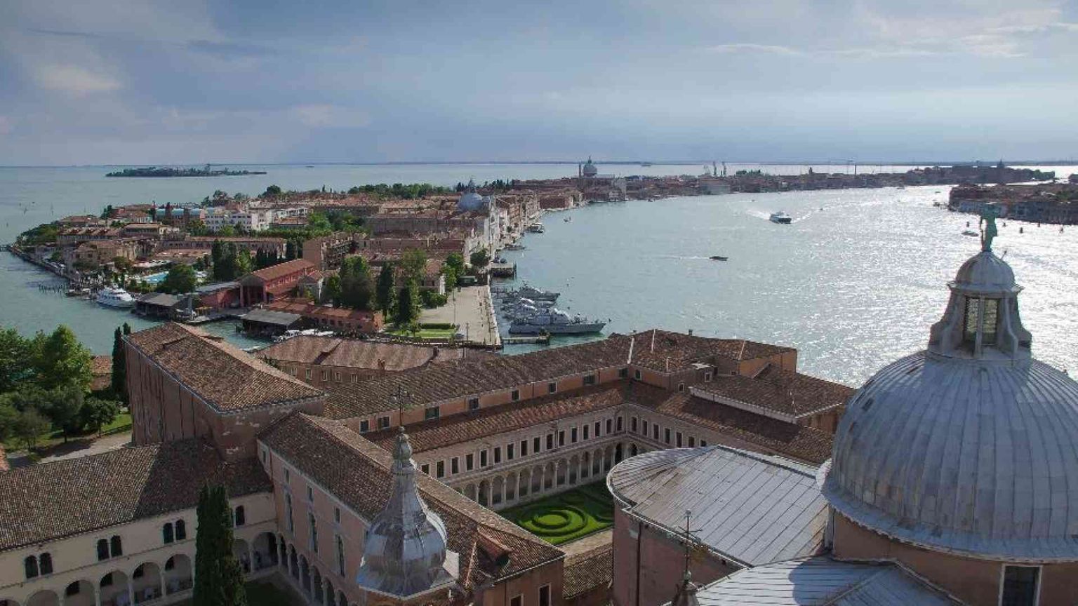 Il Papa visiterà la Biennale d'Arte di Venezia