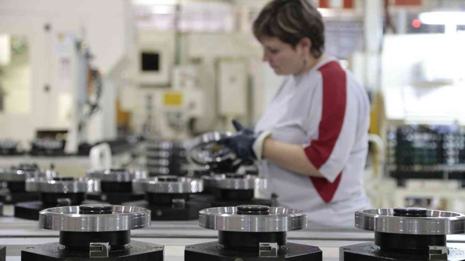 Le richieste dei metalmeccanici: 35 ore di lavoro e 280 euro in più