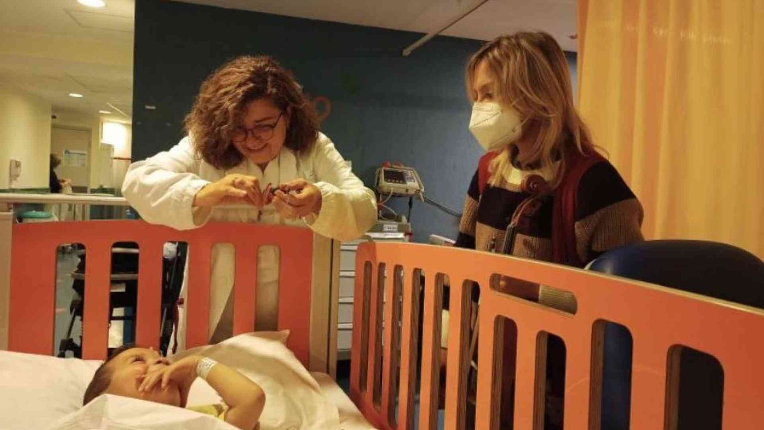 Al Meyer coi bimbi di Gaza. «Così curiamo le loro ferite di guerra»