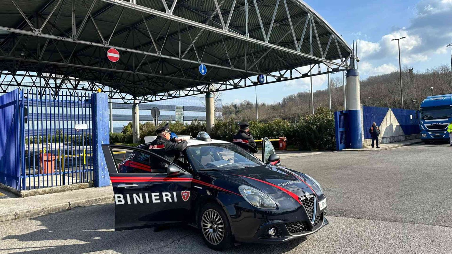 Schiacciato da un macchinario, muore un altro operaio: sono 148 da inizio anno