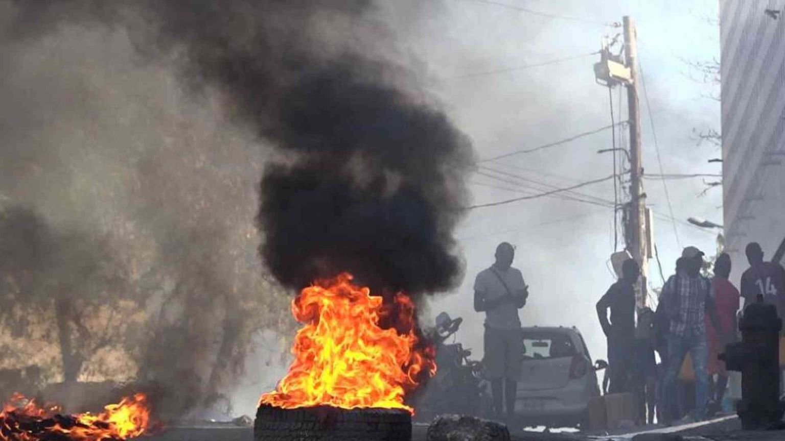 Haiti, le gang assaltano due carceri: evasi migliaia di detenuti